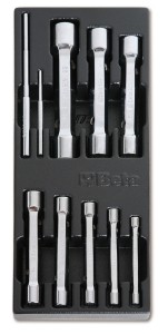 WKŁAD PROFILOWANY TWARDY Z ZESTAWEM 8 KLUCZY 930, 6-22MM Z POKRĘTŁAMI 940, MODEL 2424/T73