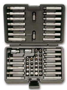 ZESTAW KOŃCÓWEK WKRĘTAKOWYCH 867 Z AKCESORIAMI, 54 ELEMENTY, W PUDEŁKU Z TWORZYWA SZTUCZNEGO, MODEL 867/C52