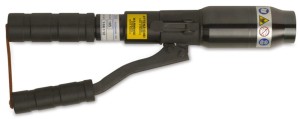 RĘCZNA HYDRAULICZNA PRZEBIJARKA BLACHY BM 185 W SKRZYNCE DO PRZECHOWYWANIA, 5 OKRĄGŁYCH DZIURKACZY, ŚR15,5-19,5-22,5-26,5-30,5, SWORZEŃ PROWADZĄCY ŚR11 MODEL BM1856