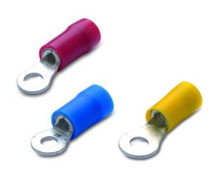 KOŃCÓWKA OCZKOWA MIEDZIANA CYNOWANA IZOLOWANA Z ANTYWIBRACYJNĄ TULEJKĄ MIEDZIANĄ, 1,5/3, PVC, ZAKRES 0,25-1,5 MM2, CZERWONA, OPAKOWANIE 100 SZTUK MODEL BM90107