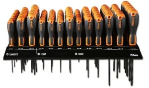 Zestaw 82 wkrętaków 1202E, 1204E, 1209E/PZ na półce wiszącej, model 1203E/E5P