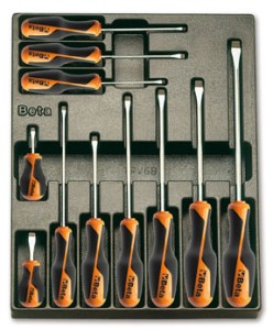 WKŁAD PROFILOWANY TWARDY Z ZESTAWEM 11 WKRĘTAKÓW BETA GRIP, MODEL 2424/T167