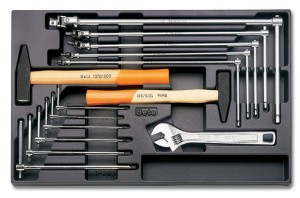 WKŁAD PROFILOWANY TWARDY Z ZESTAWEM 14 NARZĘDZI, MODEL 2424/T59